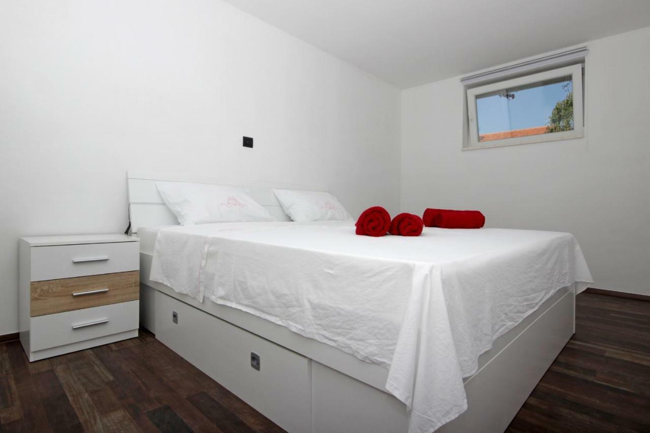 Apartments Natasa Pula Ngoại thất bức ảnh