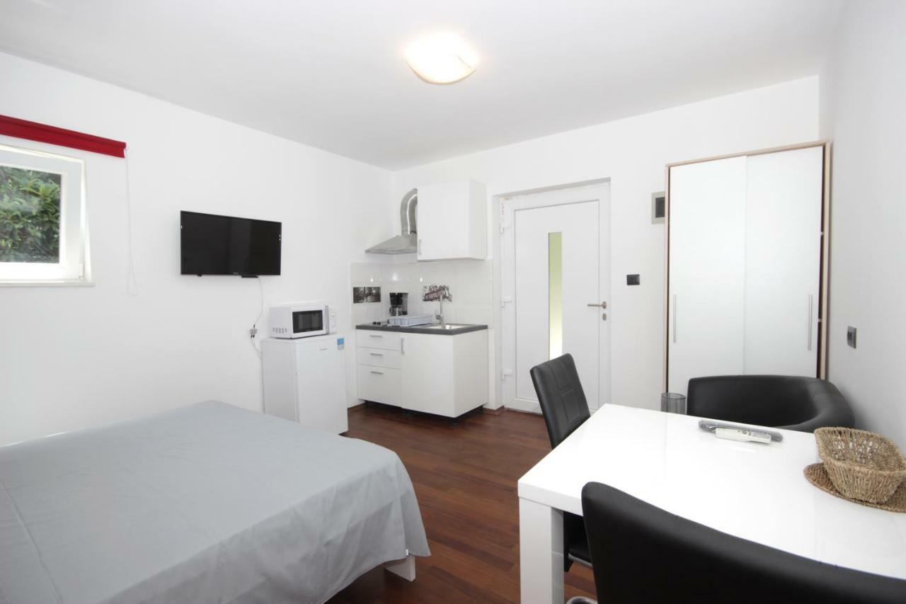 Apartments Natasa Pula Ngoại thất bức ảnh