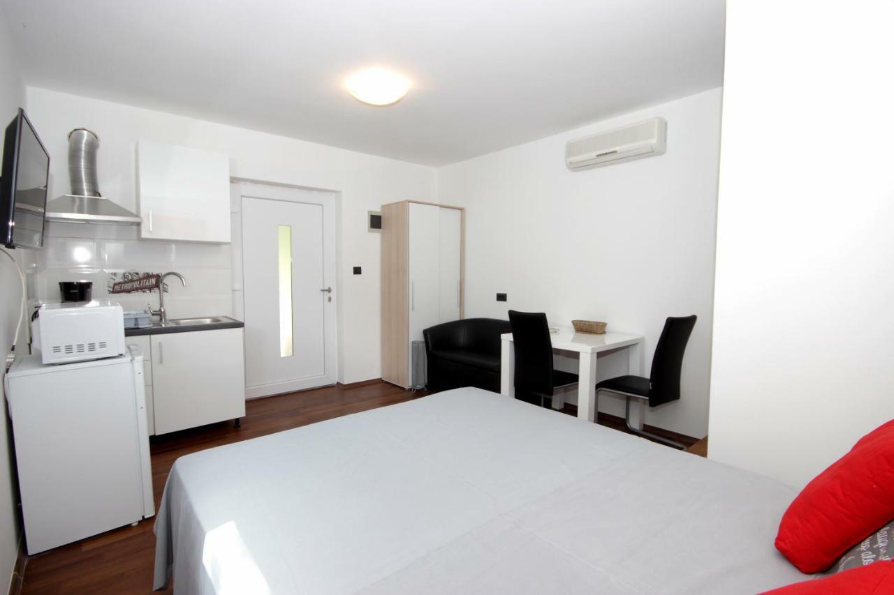 Apartments Natasa Pula Ngoại thất bức ảnh